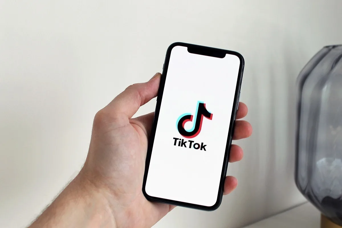 TikTok i Danmark: 1% Vækst og Trend med Korte Uddannelsesvideoer i Odense